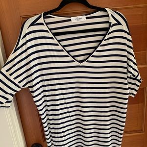 Carly Jean Los Angeles Tunic shirt (dress) -soft material, Small